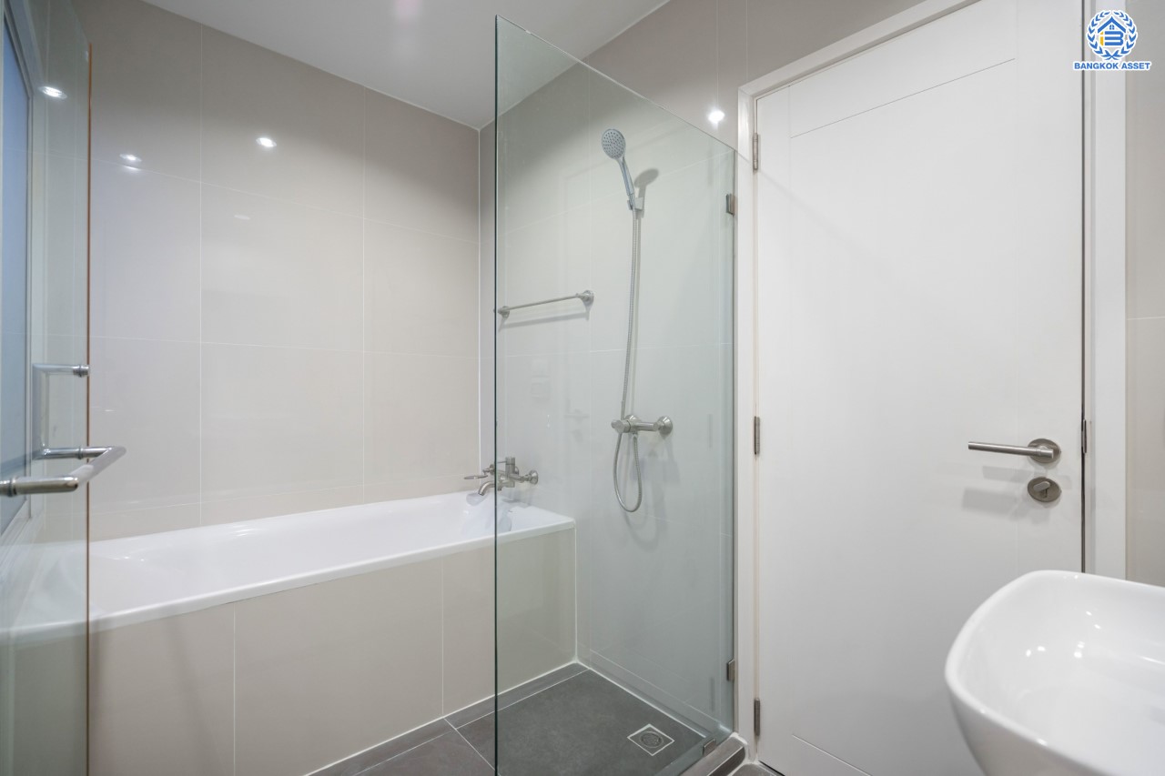 บ้านมือสองตกแต่งใหม่ ม.พาทิโอ แจ้งวัฒนะ-เมืองทอง ใจกลางเมืองทองธานี พร้อมสิ่งอำนวยความสะดวกครบครัน ใกล้ทะเลสาบเมืองทอง หลังใหญ่ 3 ชั้น บนเนื้อที่ 22 ตร.ว. ฟังก์ชัน พร้อม 3 ห้องนอน 3 ห้องน้ำ บนทำเลเชื่อมต่อ ถ.ติวานนท์, ถ.แจ้งวัฒนะ ใกล้ทางด่วน "เมืองทอง"...